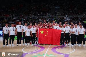 华体会hth体育下载-媒体人：以团队为先&amp;不计较个人数据 正是这支中国男篮最宝贵品质